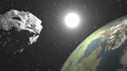 Asteroide gigante passará perto da Terra nesta noite Asteroide gigante passará perto da Terra nesta noite