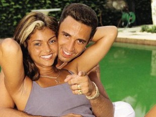KELLY E LATINO